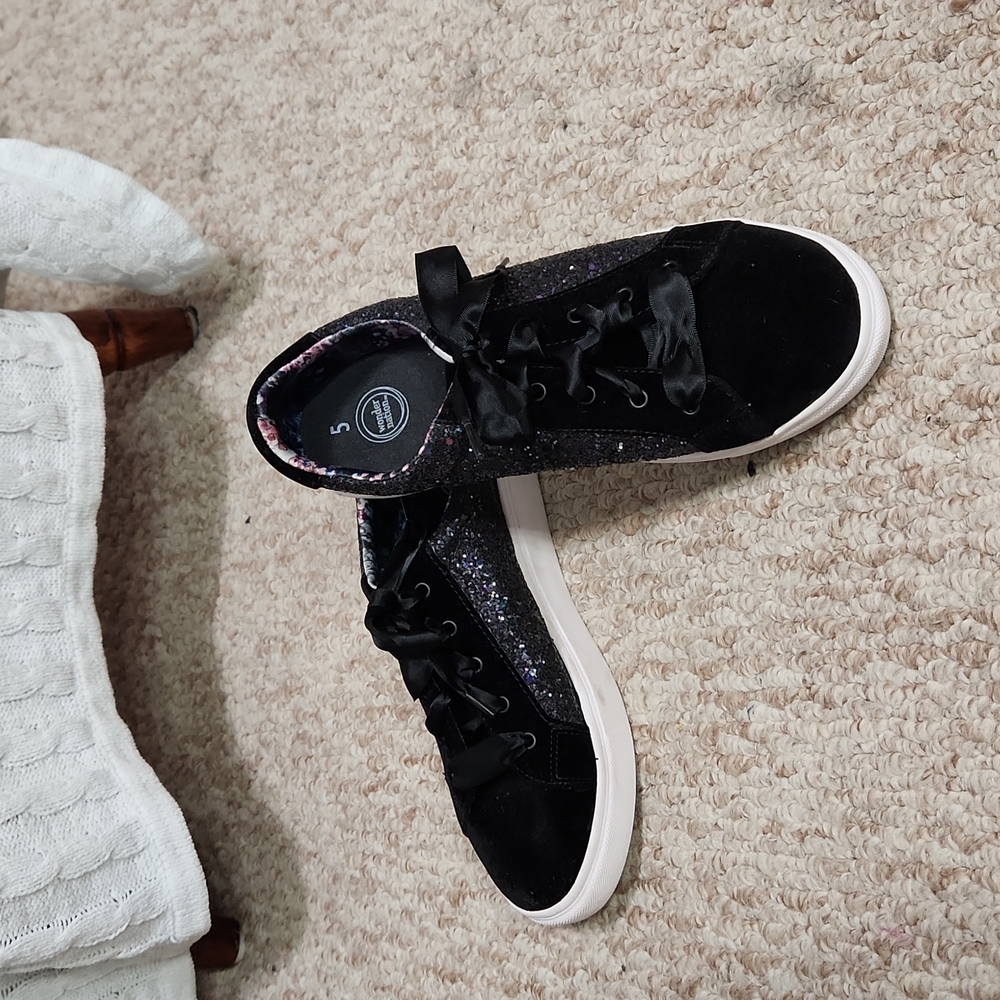 ☀️Wonder Nation Glitz & Black Velvet Ribbon Lace Non Marking Sneakers  5